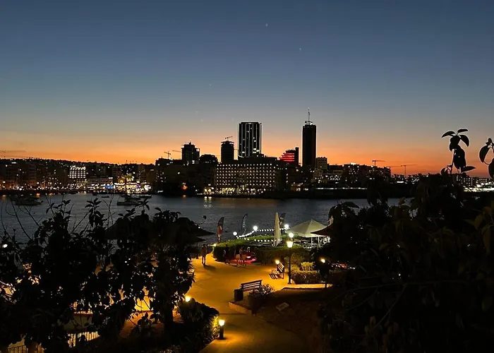 - 2 Bedrooms Near The Sea! *