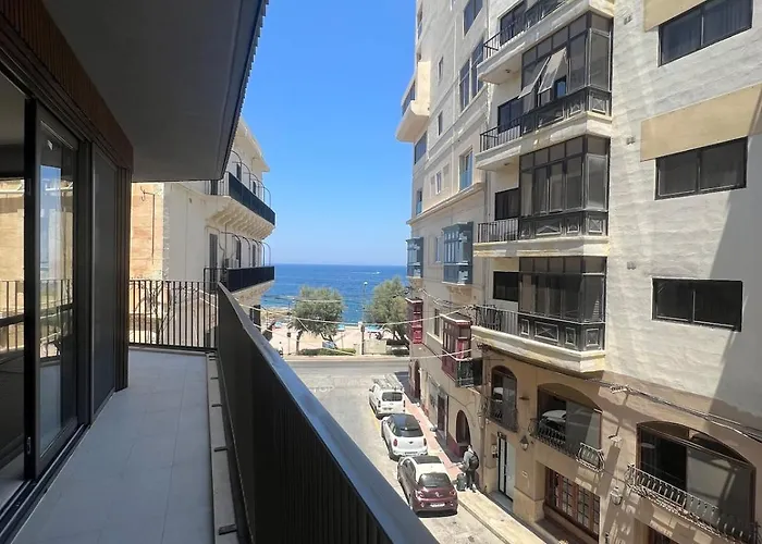 - 2 Bedrooms Near The Sea! 슬리에마